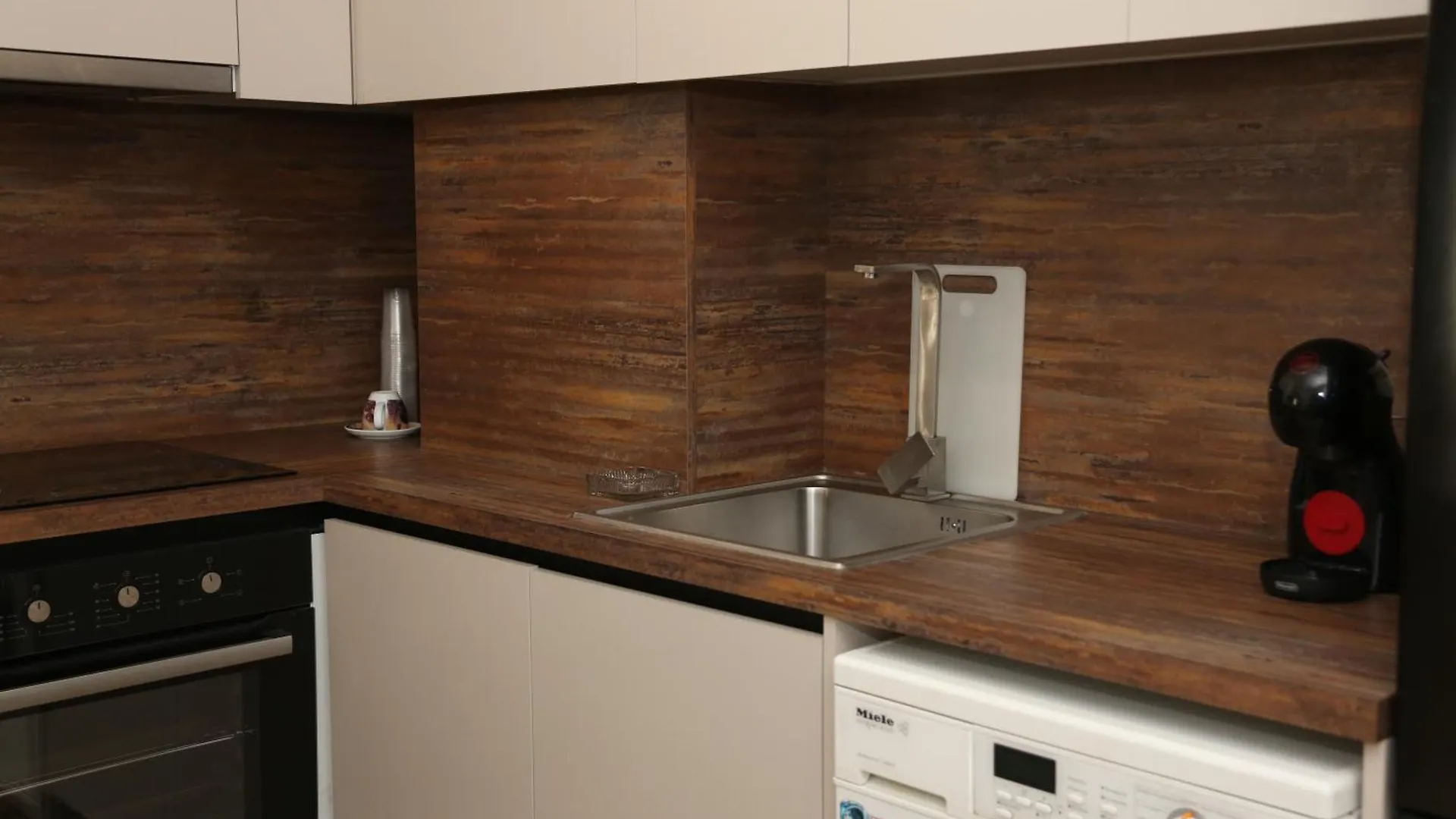 Treni Centrum Apartaments Tirana 0*,